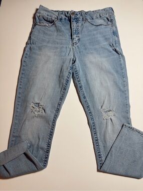 Sevens Light Wash Distressed Women’s Jeans! Size 14!